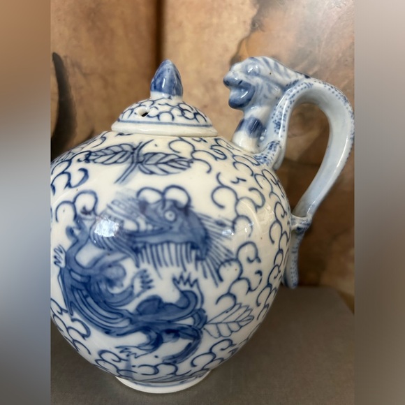 Vintage Small Asian Blue and White Dragon Teapot - Picture 3 of 4